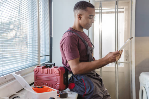Professional service provider using Tolo Finds on tablet